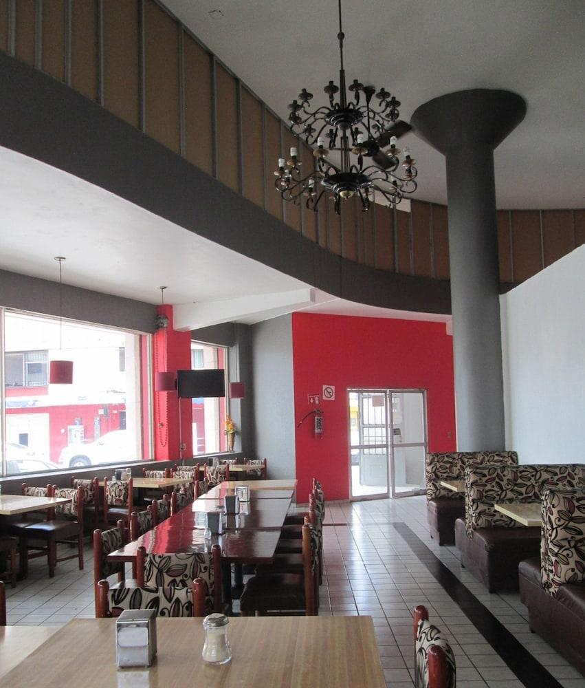 Oyo Nueva Galicia Hotel Guadalajara Eksteriør billede